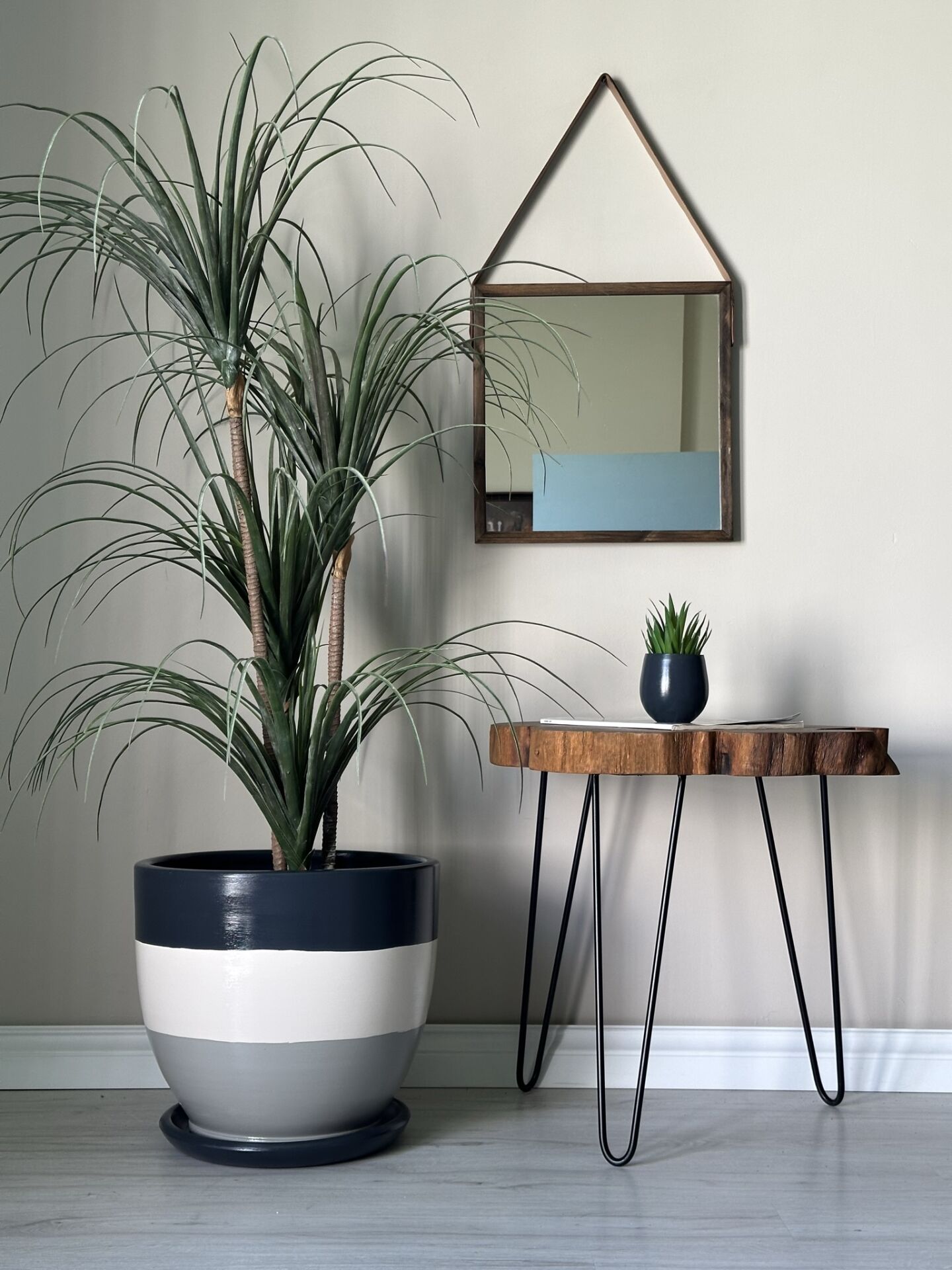 Klasik Saksı Tabaklı-Antrasit Ekru Granit