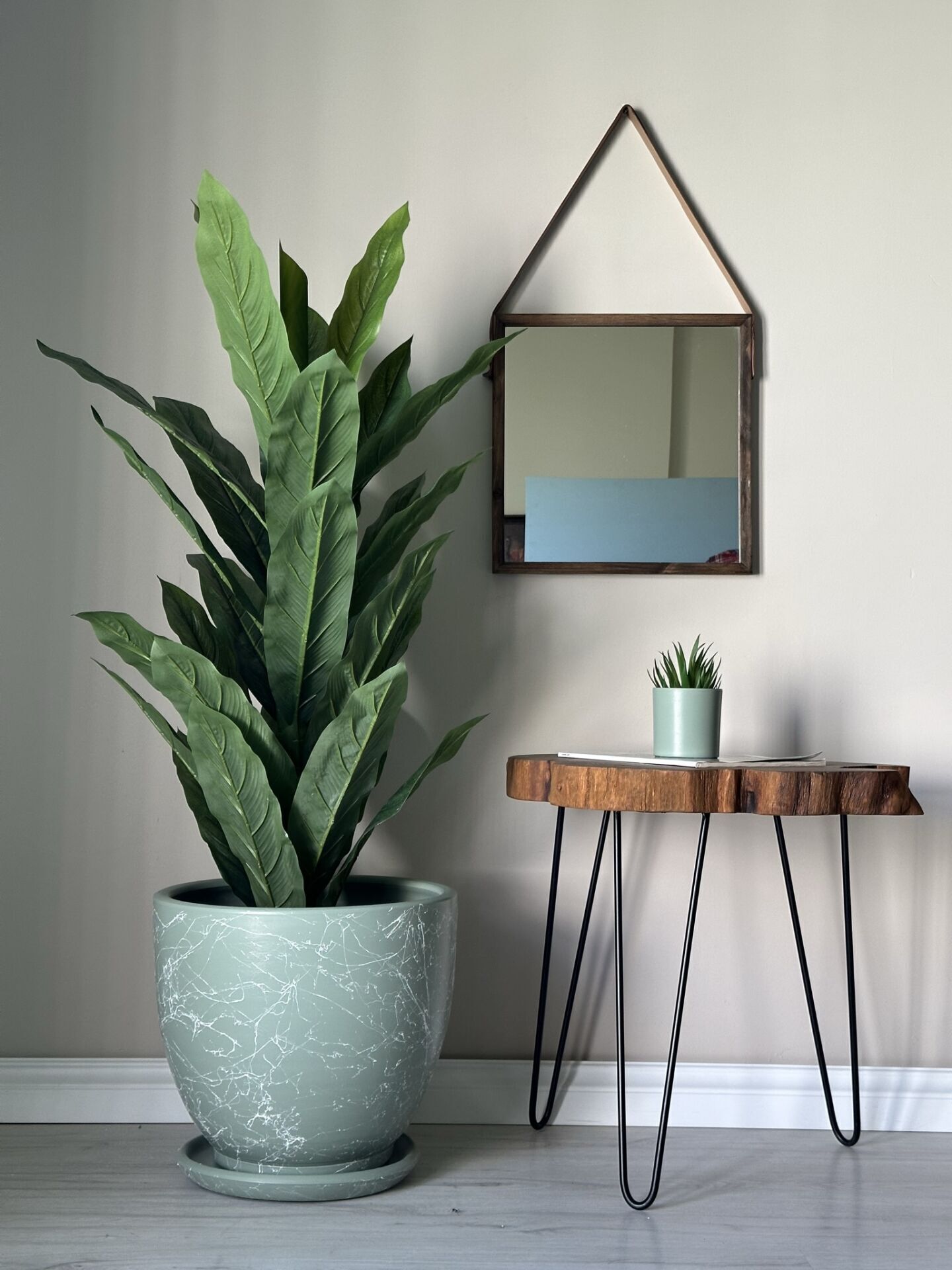 Mia Seri Klasik Saksı Tabaklı Yükseklik 30cm Çap 32cm Mint Yeşili Mermer Desenli