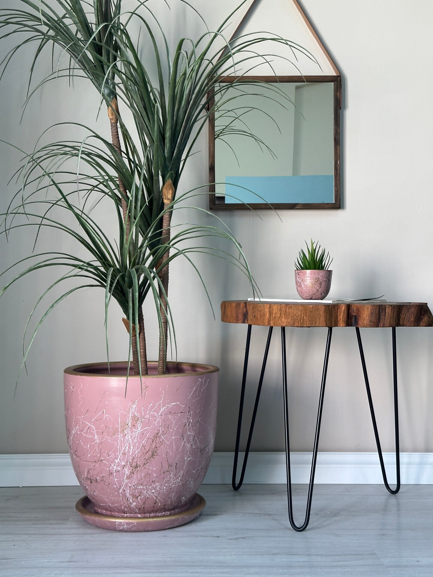 Klasik Saksı Tabaklı Lily Seri- Pembe Beyaz Gold