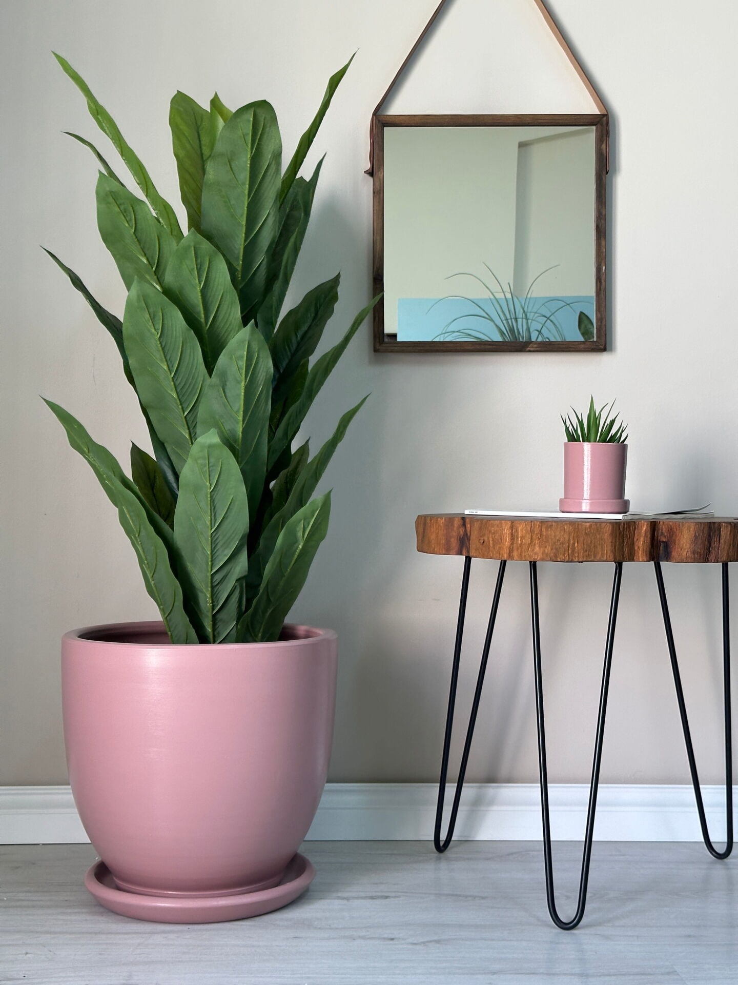 Klasik Saksı Tabaklı Yükseklik 30cm Çap 32cm Pembe