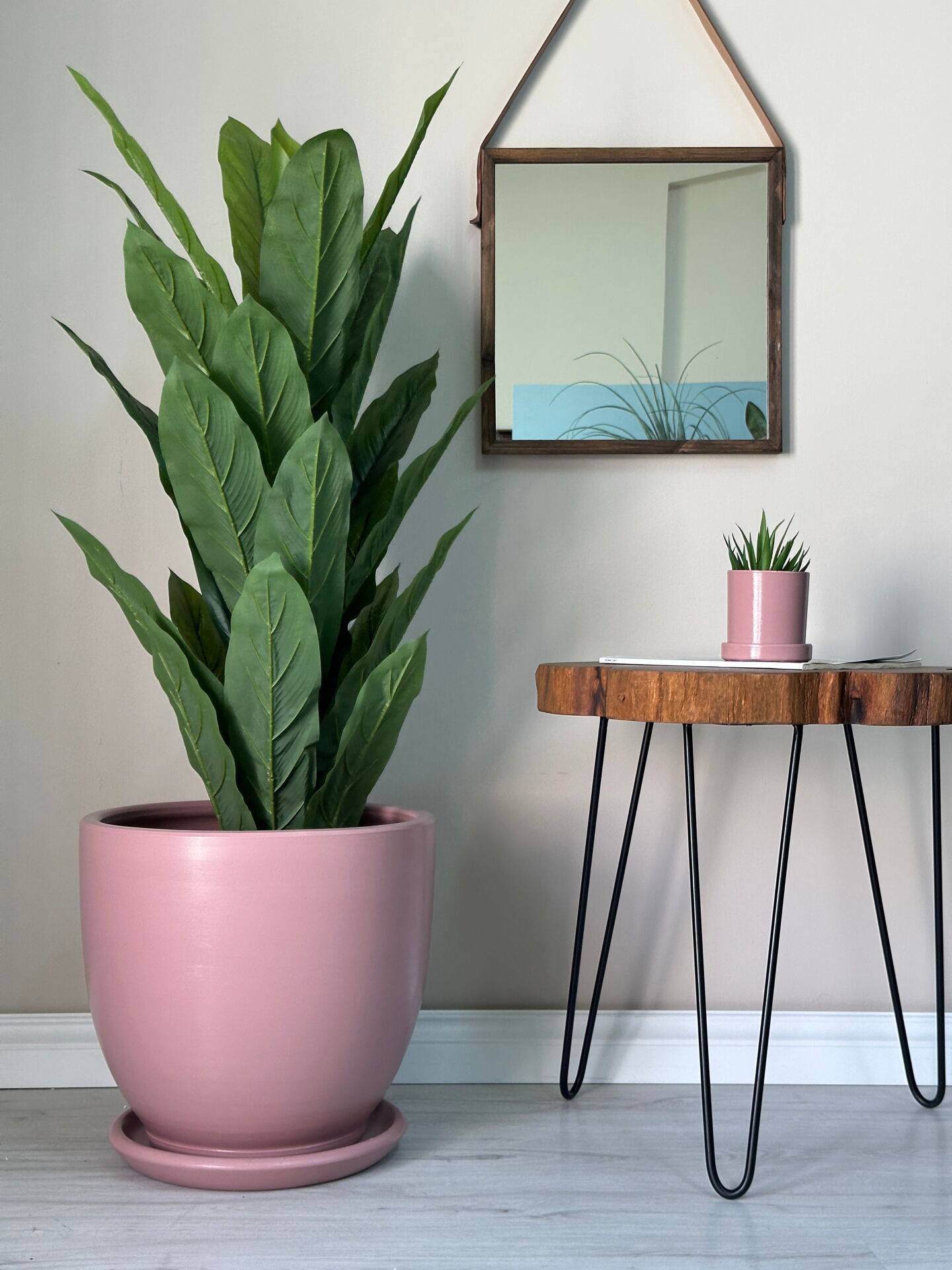 Klasik Saksı Tabaklı Yükseklik 30cm Çap 32cm Pembe
