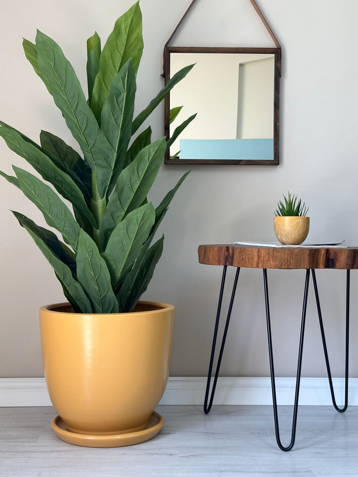 Klasik Saksı Tabaklı Yükseklik 30cm Çap 32cm Sarı