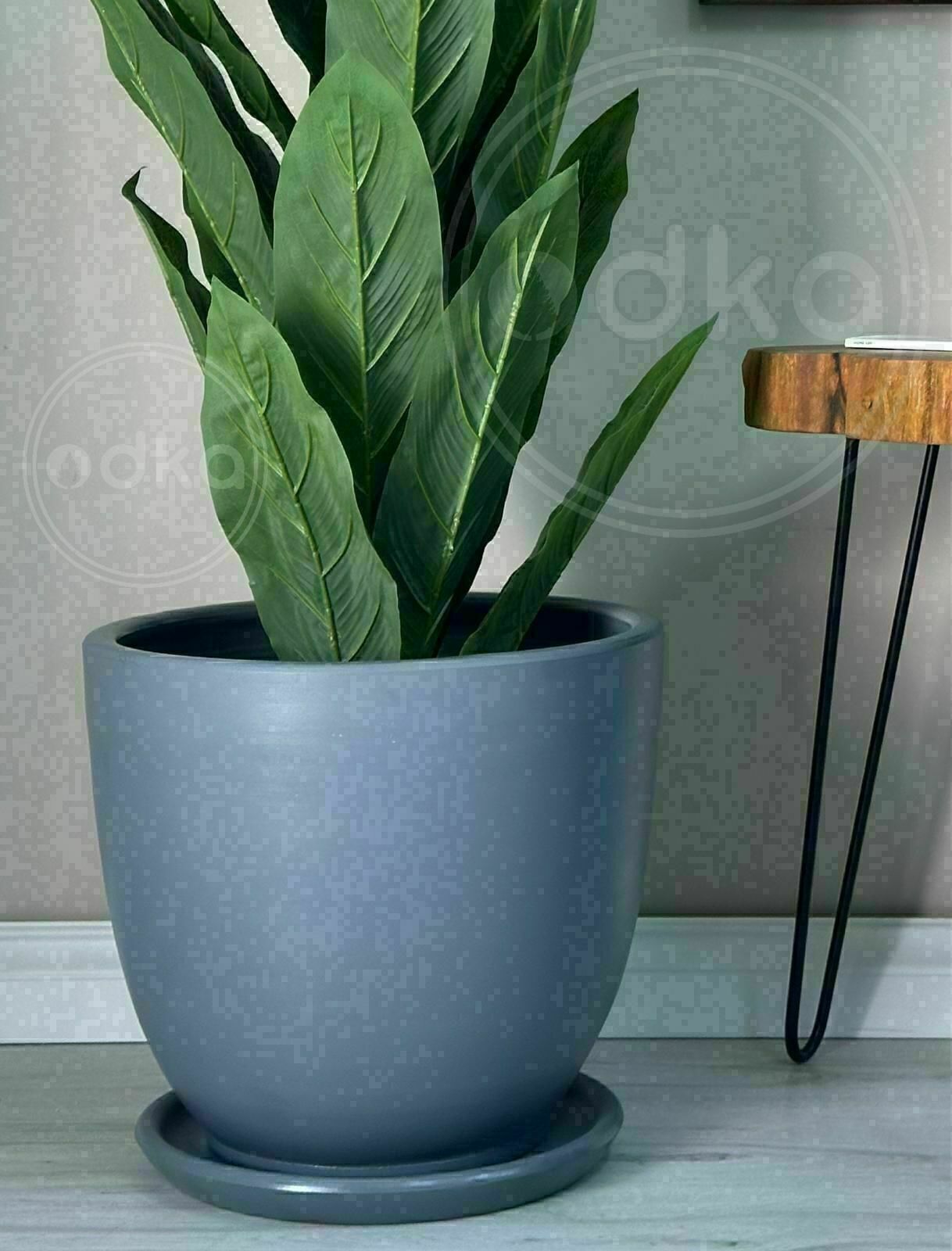 10 Lt Saksı Klasik Saksı Tabaklı Yükseklik 23cm Çap 25cm Koyu Füme