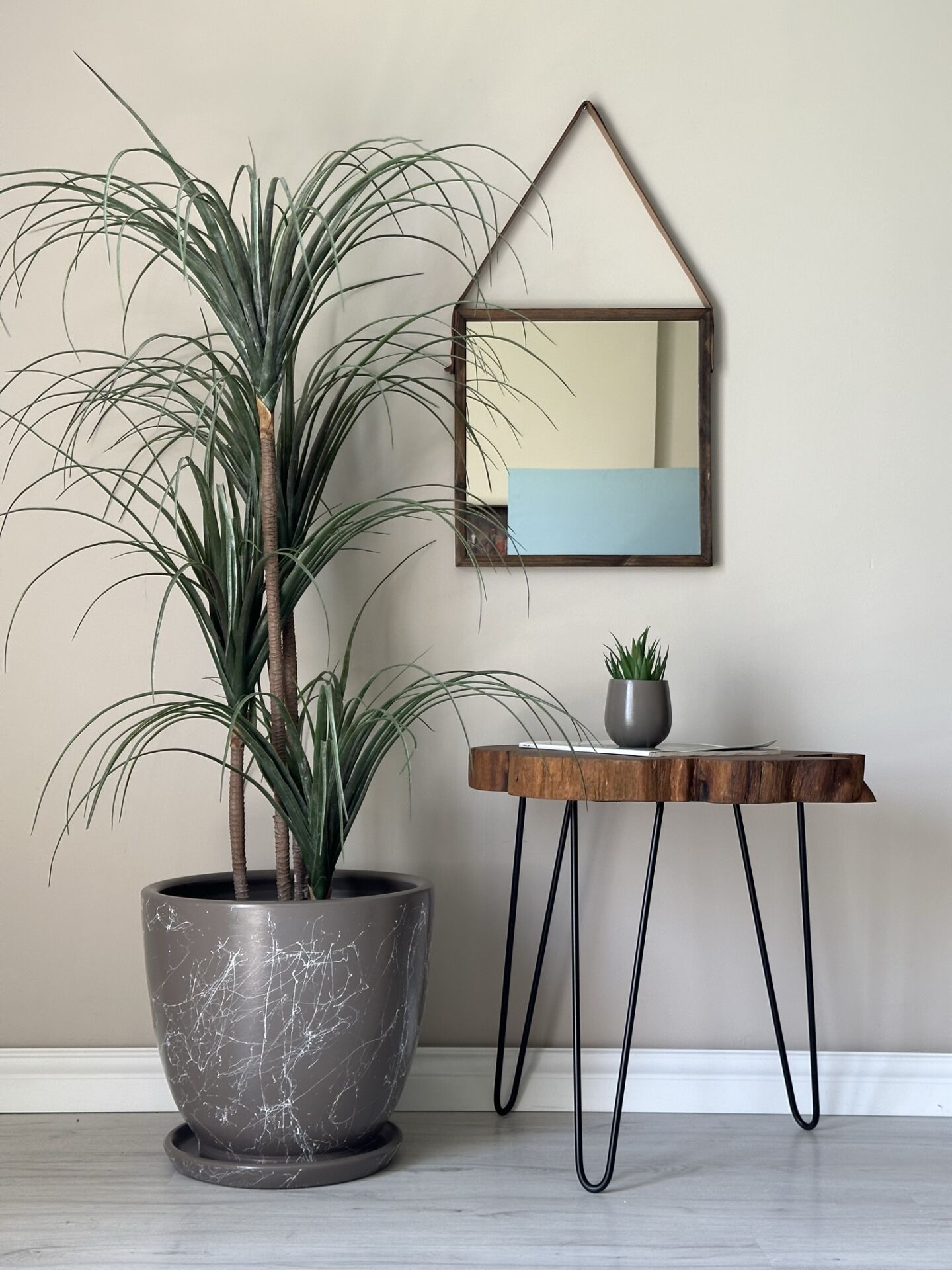 Klasik Saksı Tabaklı Mia Seri- Vizon Mermer Desenli