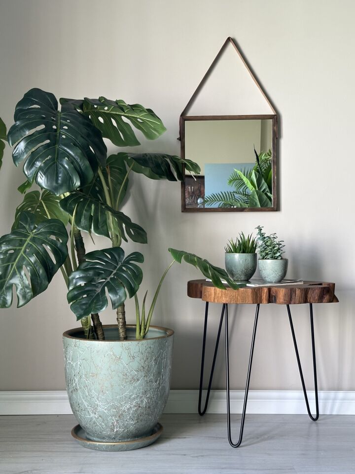 Lily Seri 60 Litre Büyük Boy Klasik Saksı Tabaklı Yükseklik 46cm Çap 46cm Mint Yeşili-Beyaz-Gold