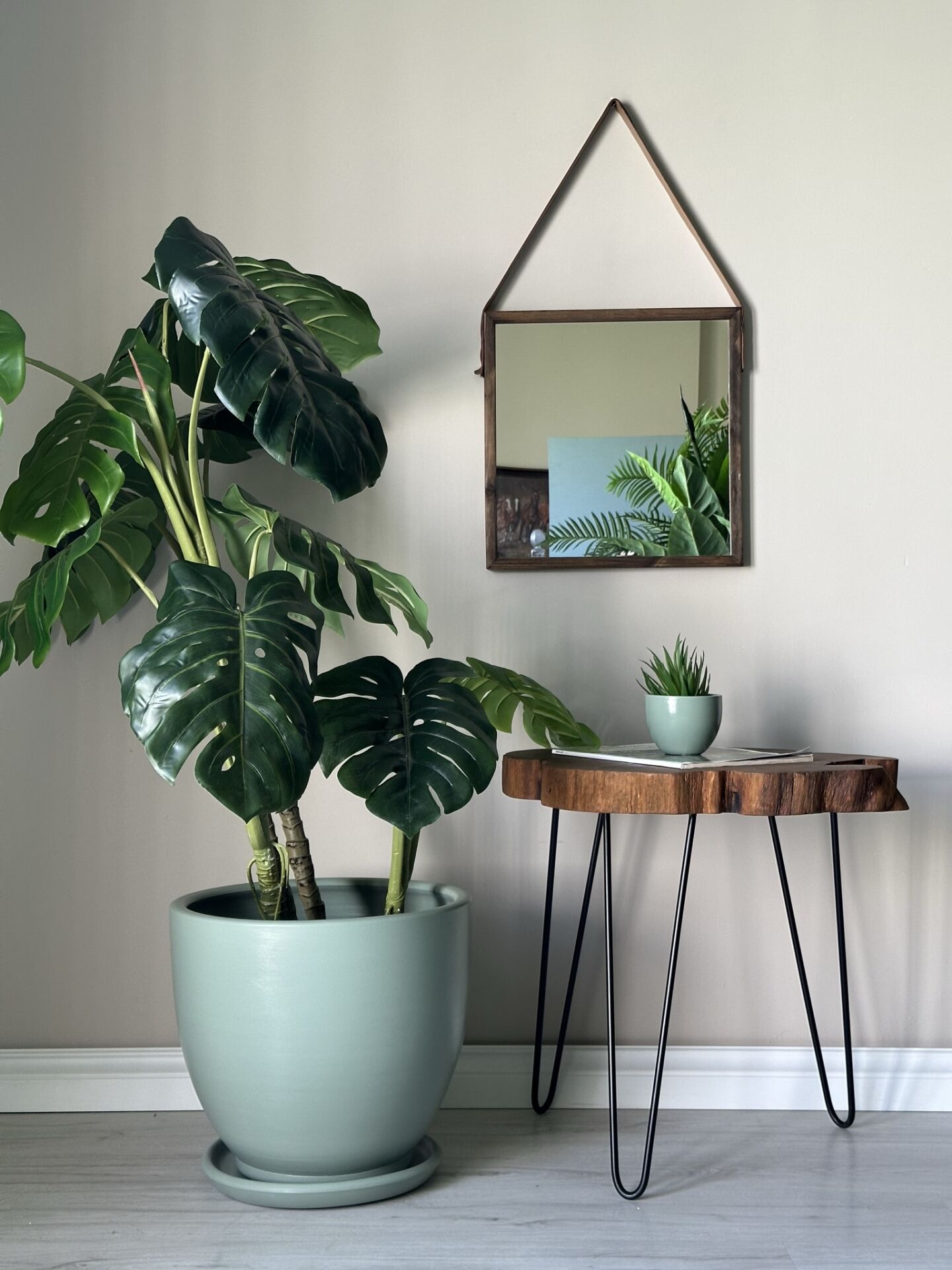 60 Litre Büyük Boy Klasik Saksı Tabaklı Yükseklik 46cm Çap 46cm