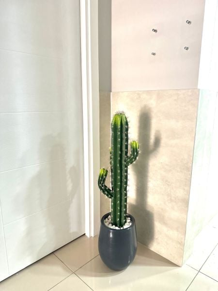 Yapay Kaktüslü Saksı Saksı ve Bitki toplam Yükseklik 120cm Antrasit
