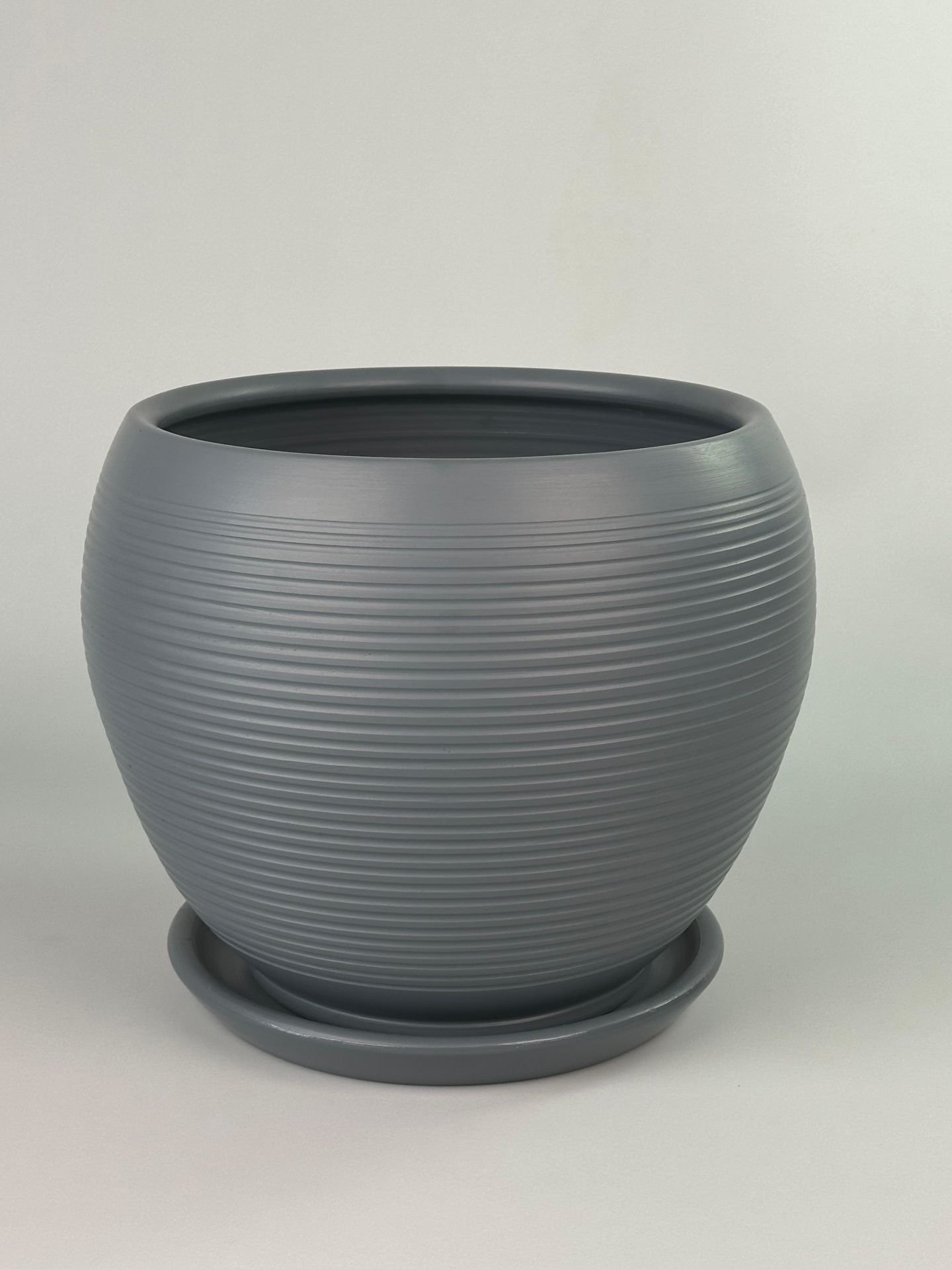 Küre Saksı-Çizgili Mat Koyu Füme