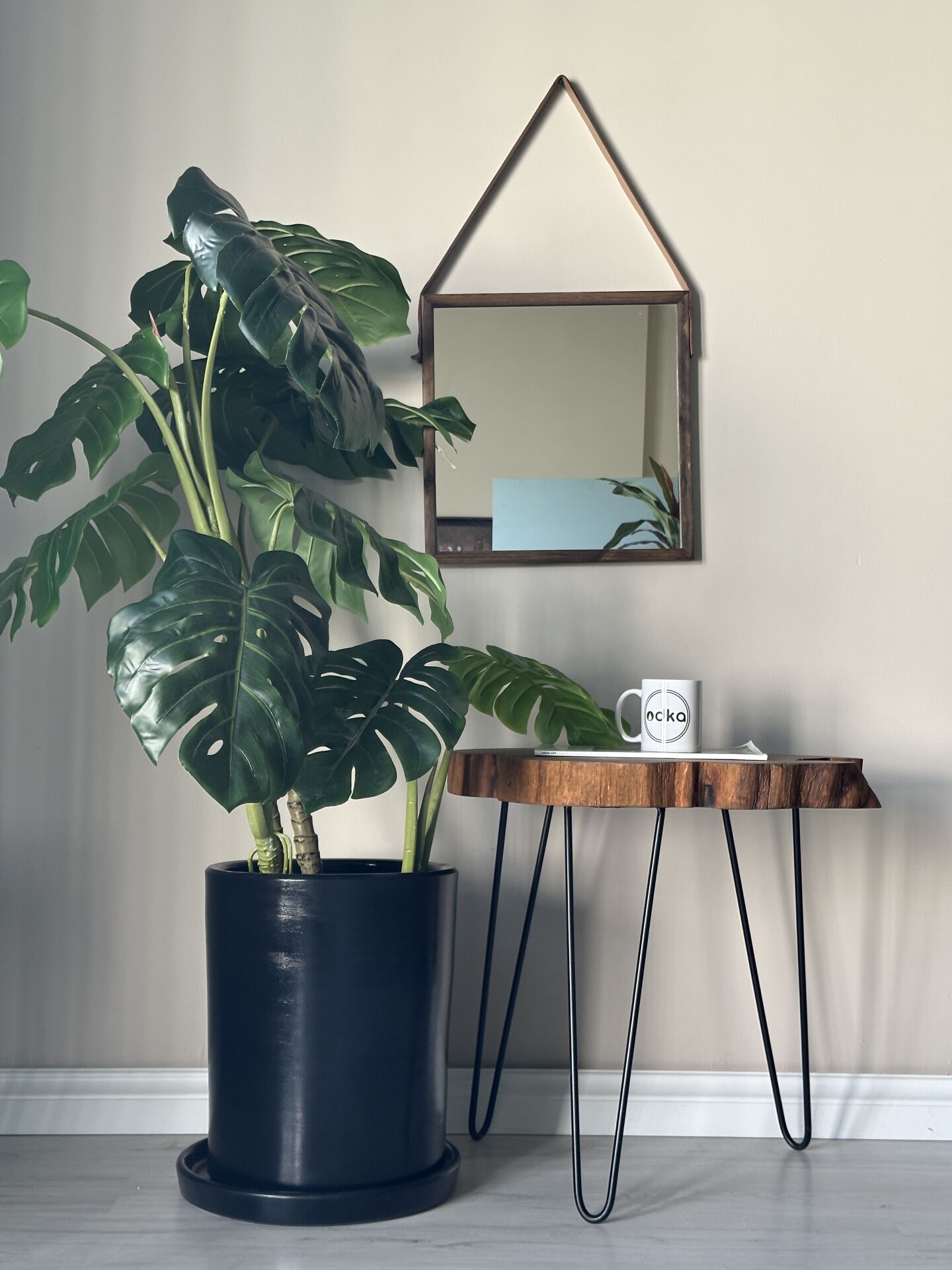 Silindir Saksı Tabaklı -Siyah