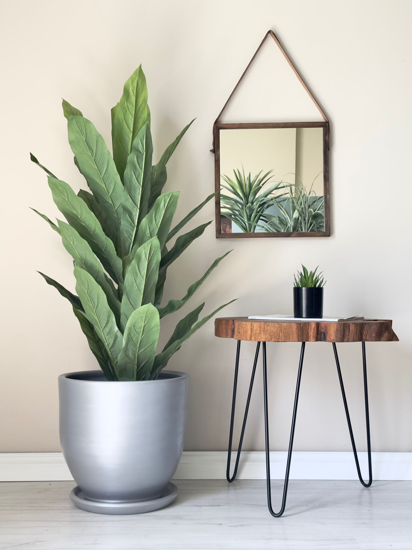 Klasik Saksı Tabaklı Yükseklik 30cm Çap 32cm Gümüş