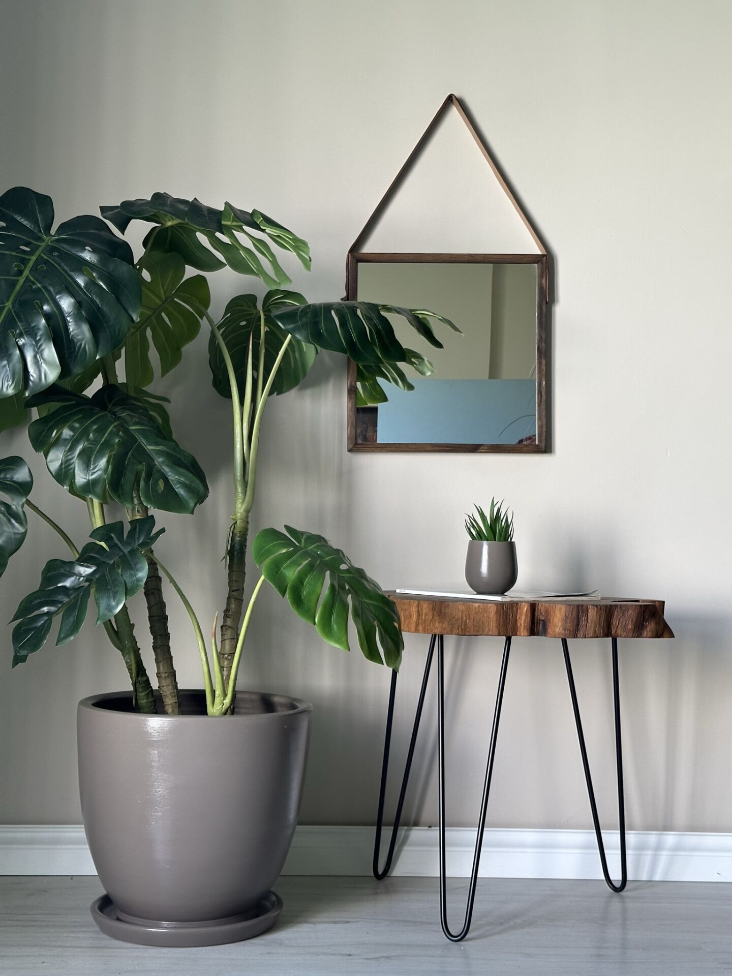 60 Litre Büyük Boy Klasik Saksı Tabaklı Yükseklik 46cm Çap 46cm