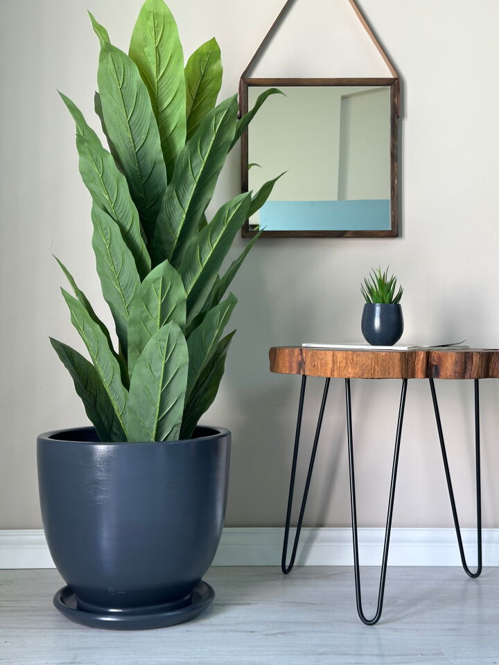 Klasik Saksı Tabaklı Yükseklik 30cm Çap 32cm Antrasit