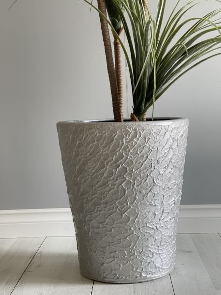 Uzun Konik Kabartmalı Saksı Tabaklı Yükseklik 22cm Çap 24cm Gümüş