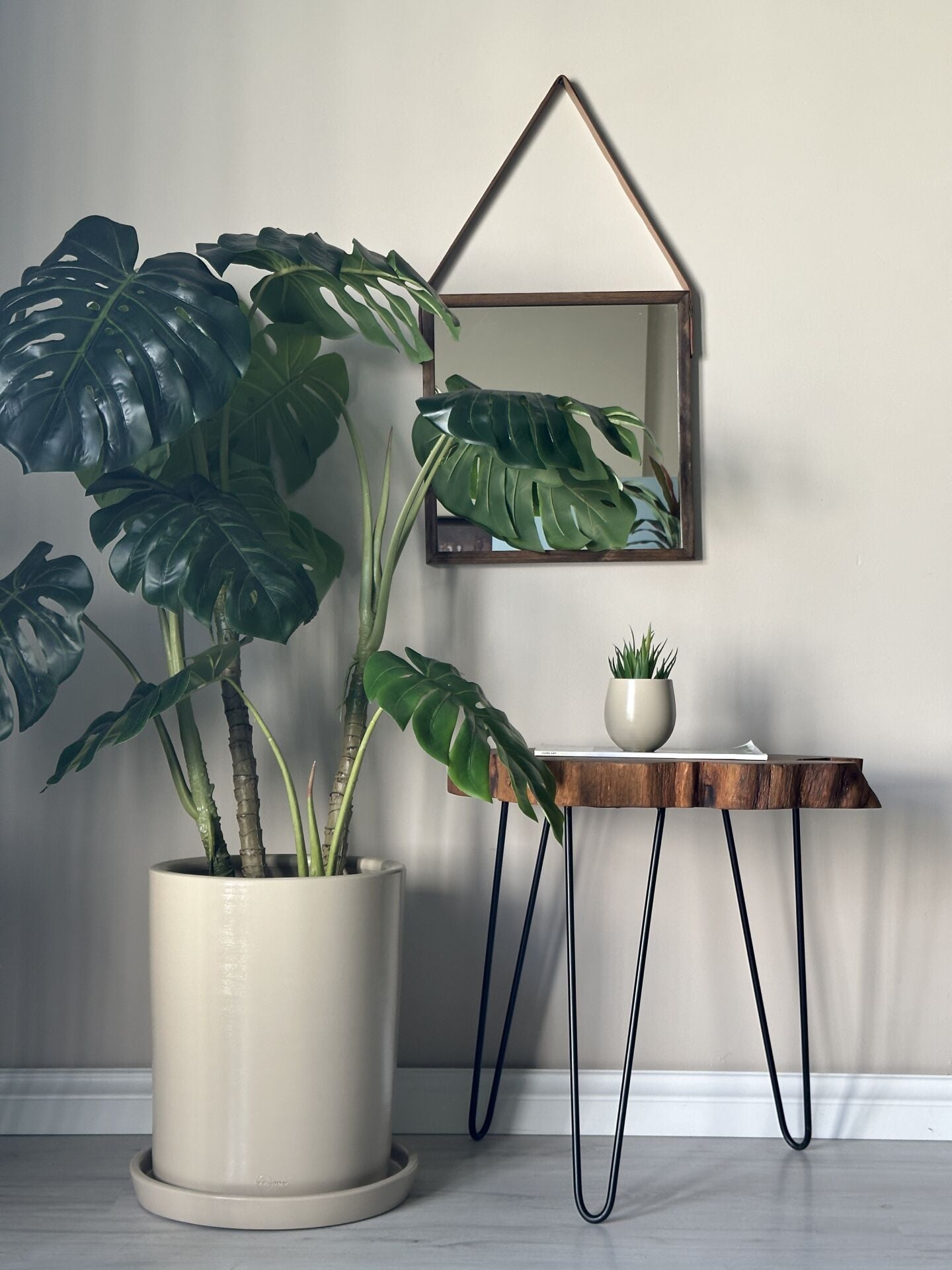 Silindir Saksı Tabaklı -Taş