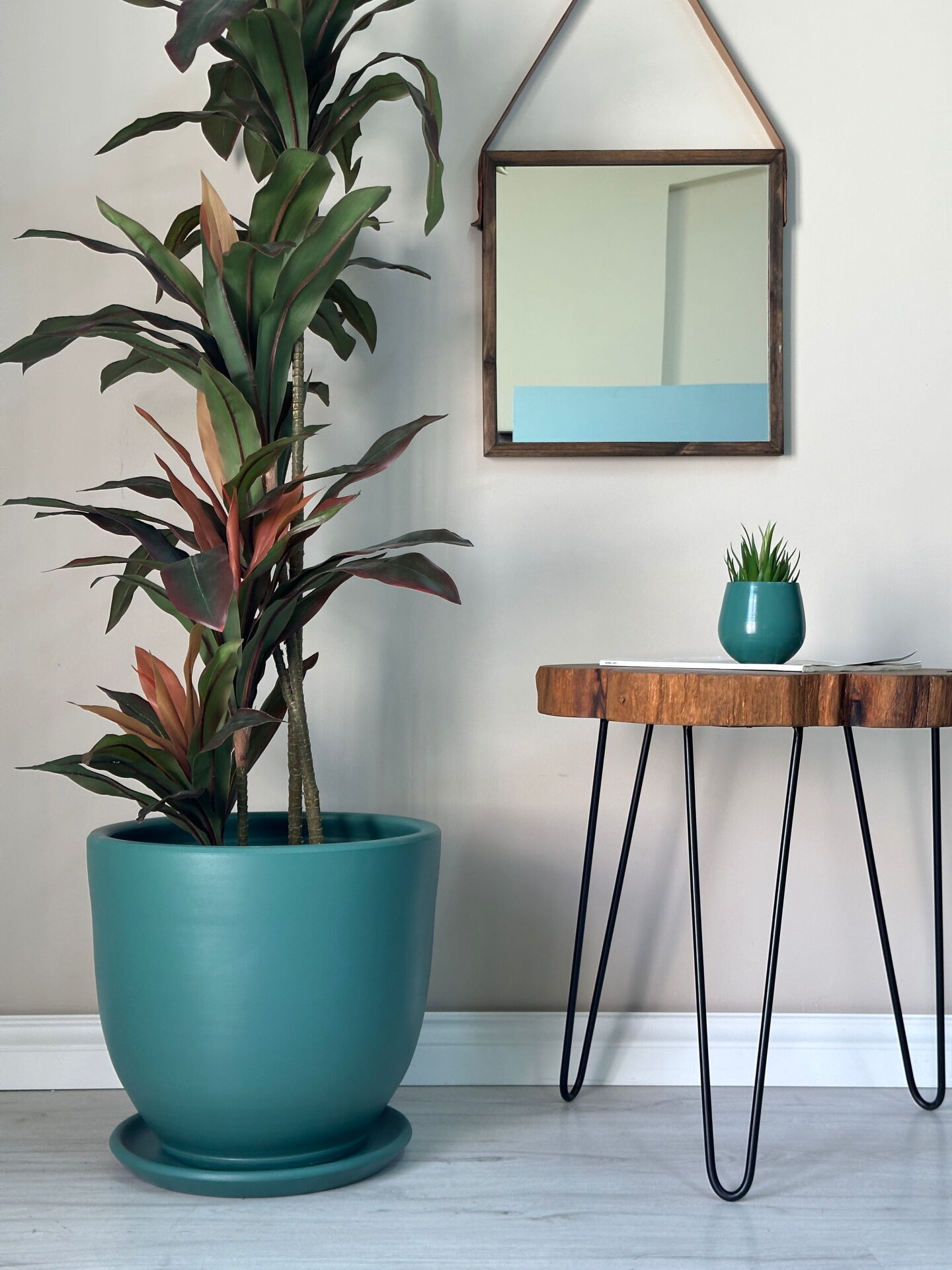 Klasik Büyük Saksı Tabaklı Yükseklik 38cm Çap 40cm Zümrüt Yeşili