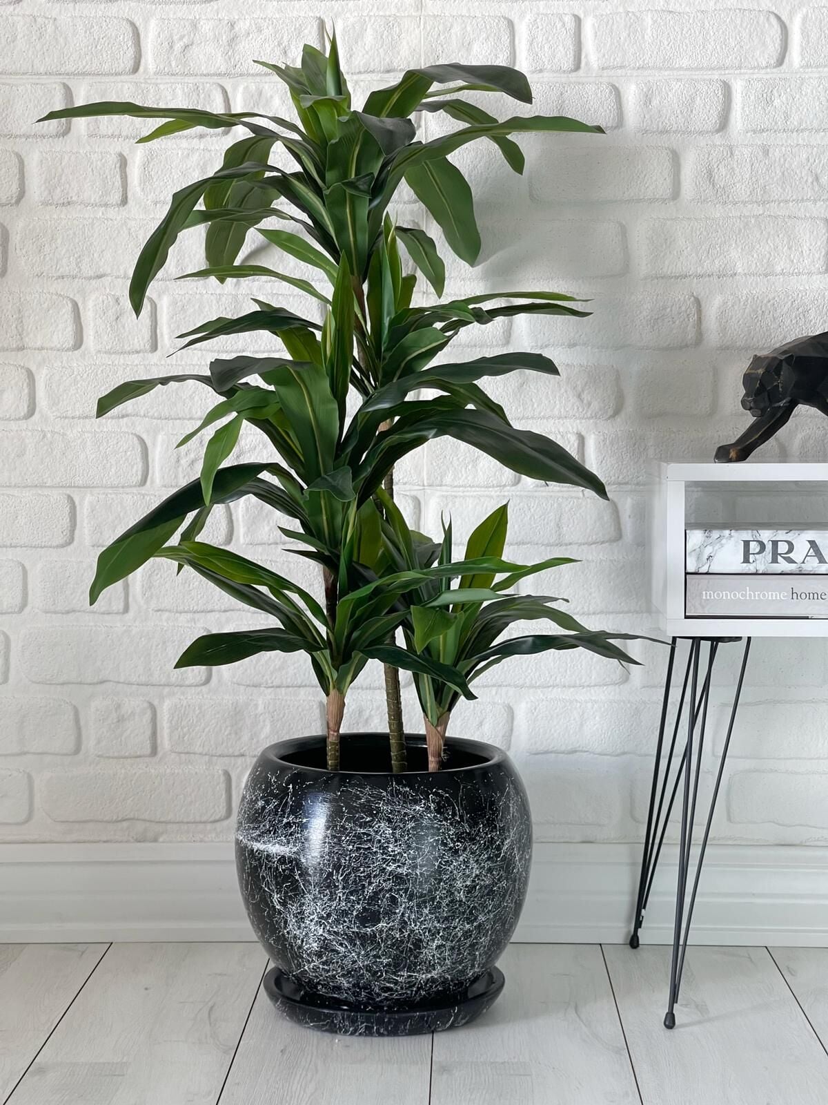 Küre Saksı Tabaklı Mia-Siyah Mermer Desenli