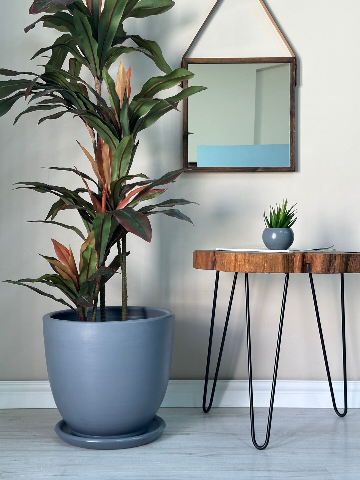 Klasik Saksı Tabaklı Yükseklik 38cm Çap 40cm Koyu Füme