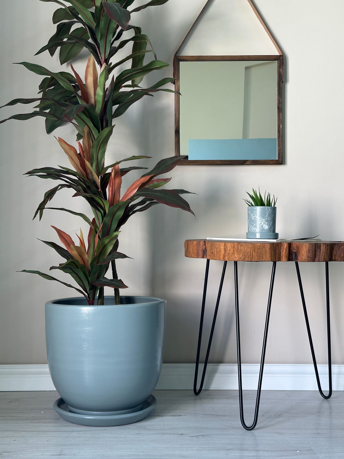 Klasik Saksı Tabaklı Yükseklik 38cm Çap 40cm Füme