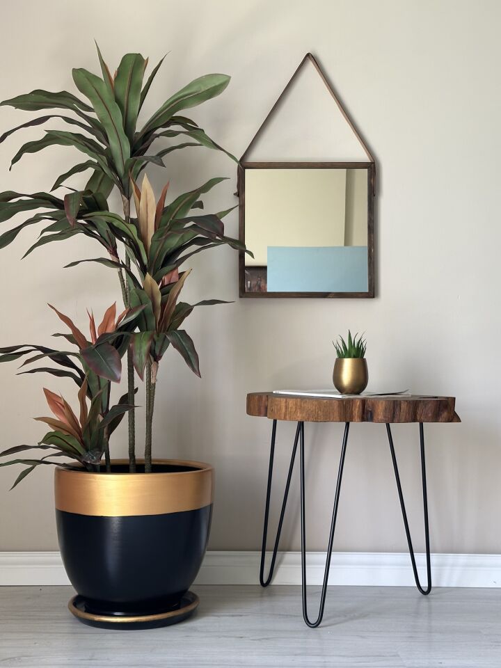 Lily Seri Klasik Saksı Tabaklı Yükseklik 38cm Çap 40cm Siyah-Gold