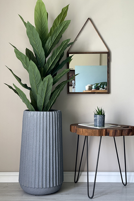 Odka Oyuklu Fiber Saksı Füme Renk 70cm X32cmX40cm