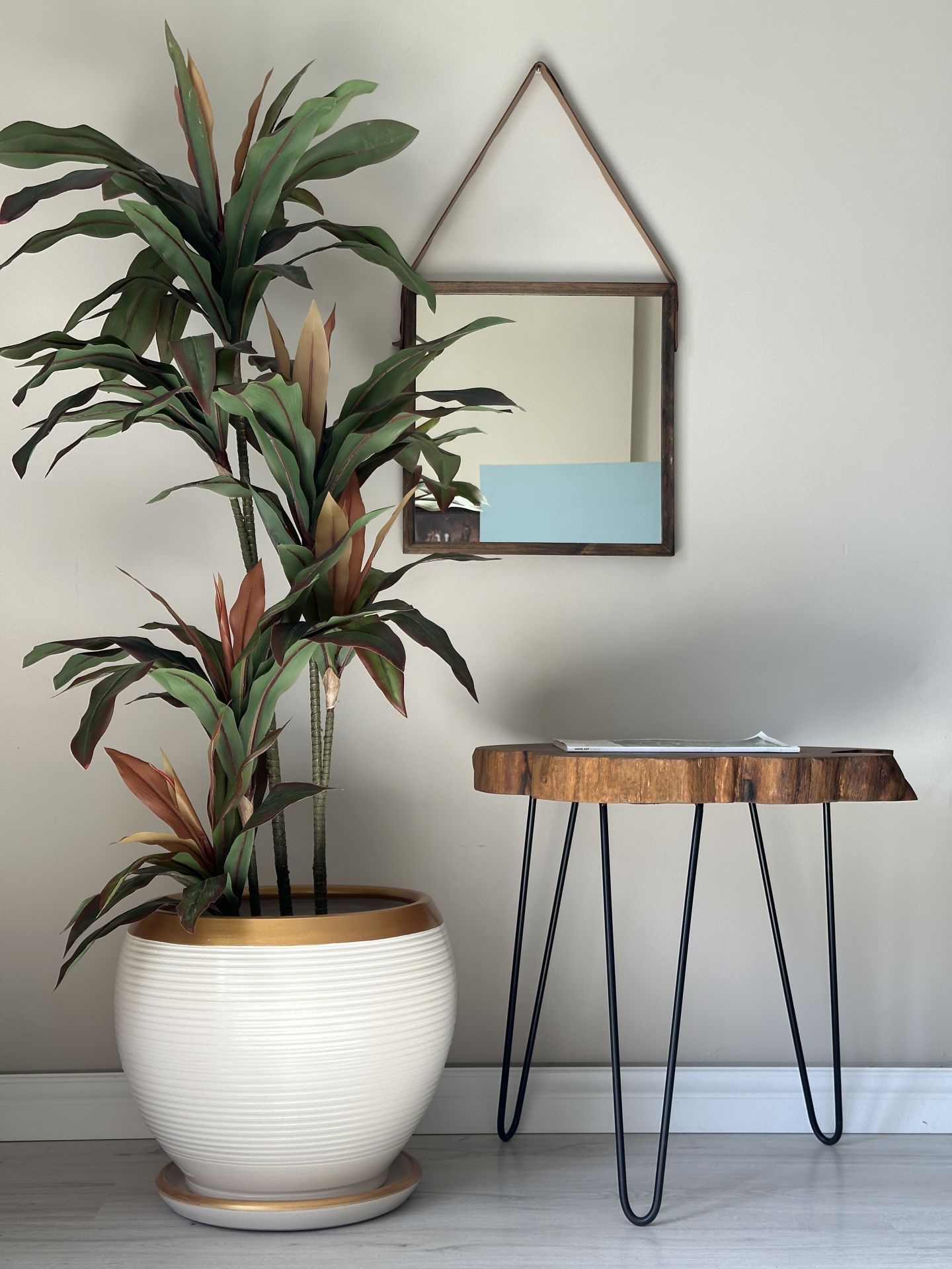 Küre Saksı-Çizgili Ekru Gold