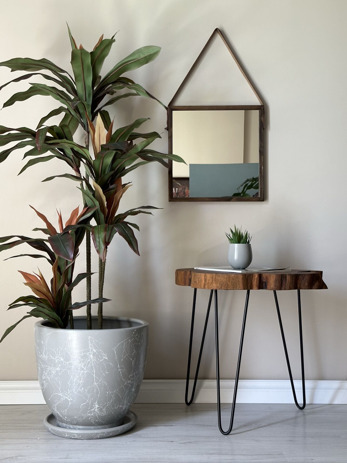 Mia Seri Klasik Saksı Tabaklı Yükseklik 38cm Çap 40cm Granit Mermer Desenli