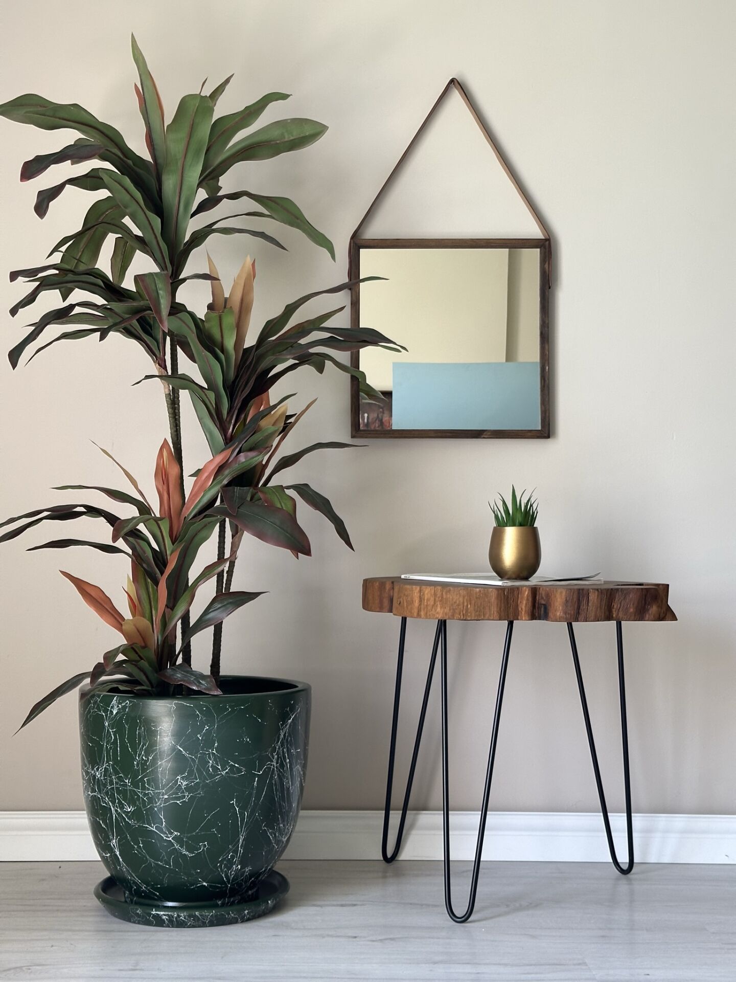 Mia Seri Klasik Saksı Tabaklı Yükseklik 38cm Çap 40cm