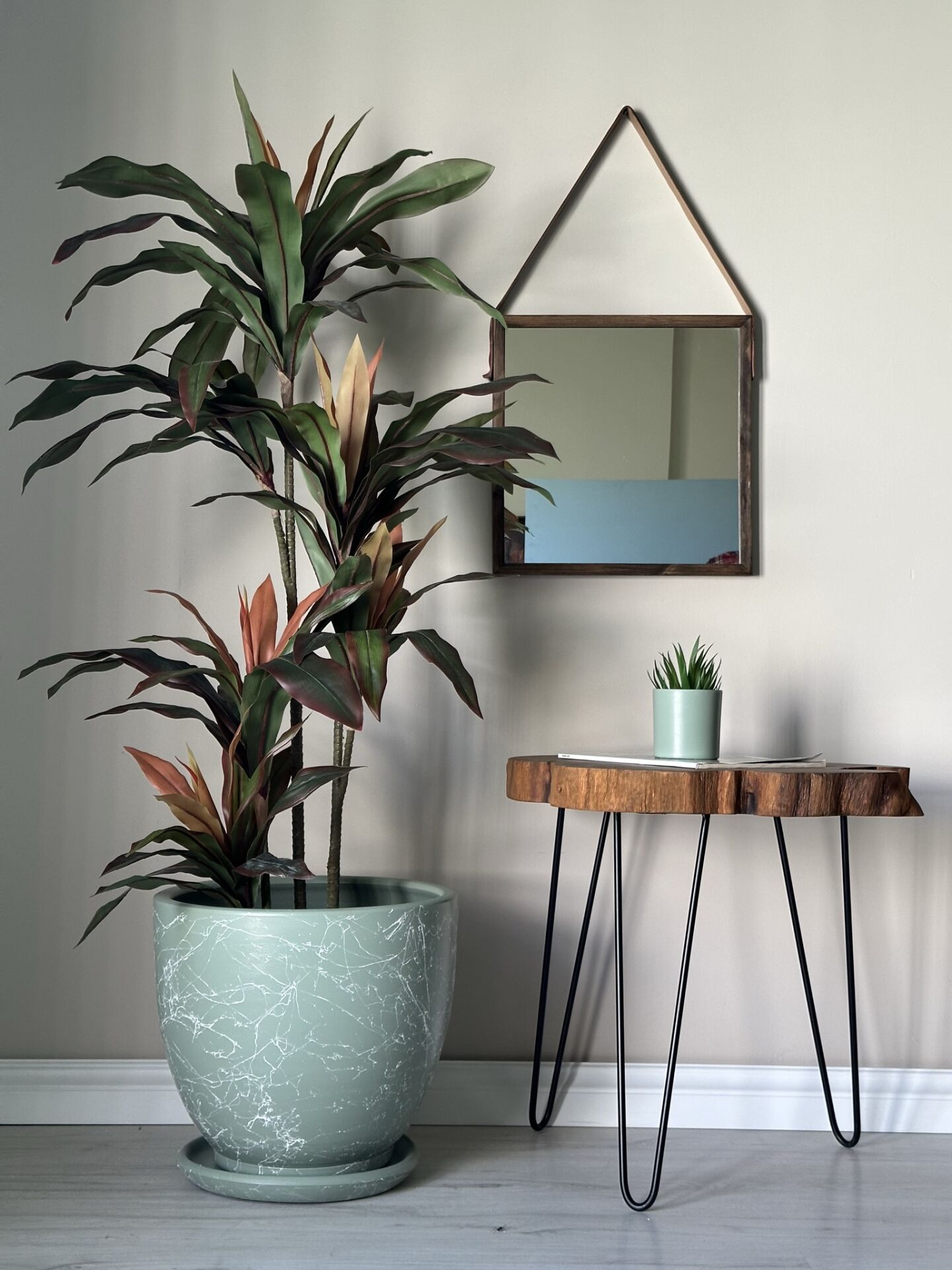 Mia Seri Klasik Saksı Tabaklı Yükseklik 38cm Çap 40cm Mint Yeşili Mermer Desenli