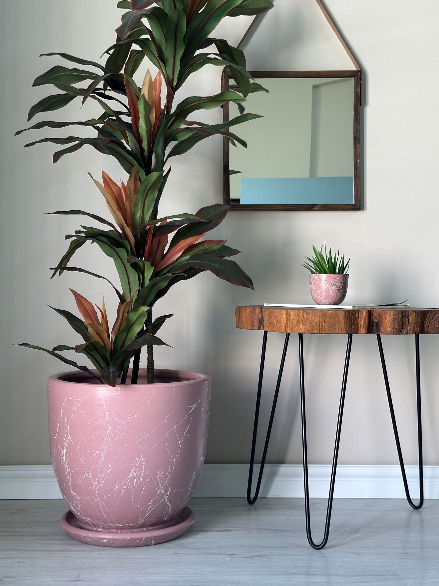 Mia Seri Klasik Saksı Tabaklı Yükseklik 38cm Çap 40cm Pembe Mermer Desenli
