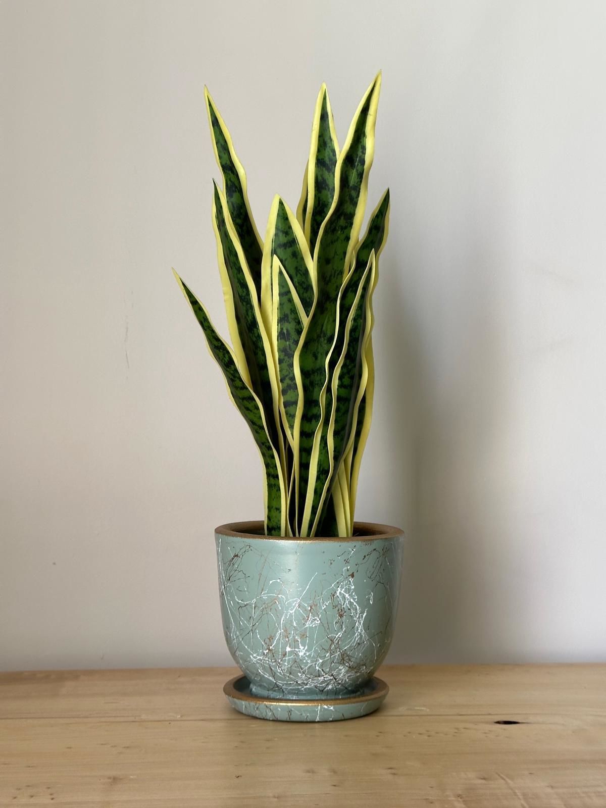 8 Litre Klasik Saksı Tabaklı Yükseklik: 17cmX Çap: 19cm Lily Seri Mint Yeşili-Beyaz-Gold