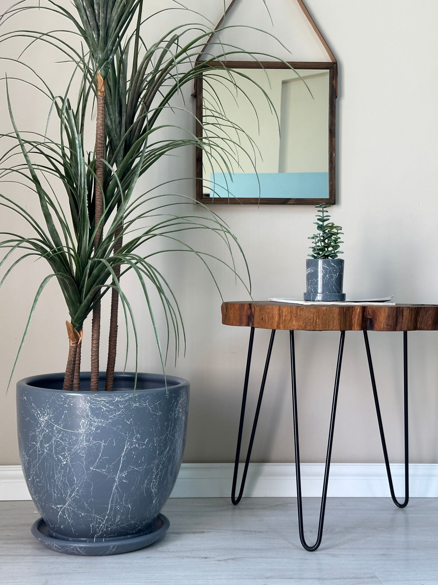 Klasik Saksı Tabaklı Mia Seri- Koyu Füme Mermer Desenli